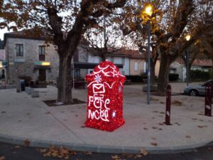 Boîte aux lettres du père Noël @ Place de Labégude